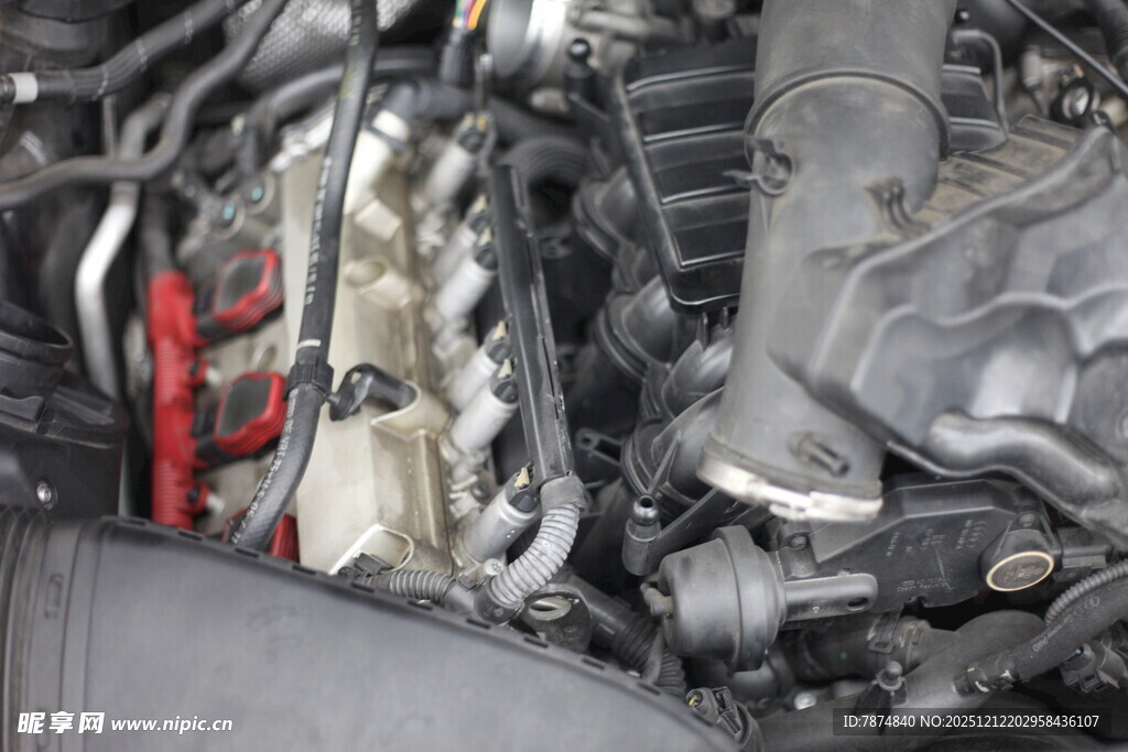 汽车发动机内部细节