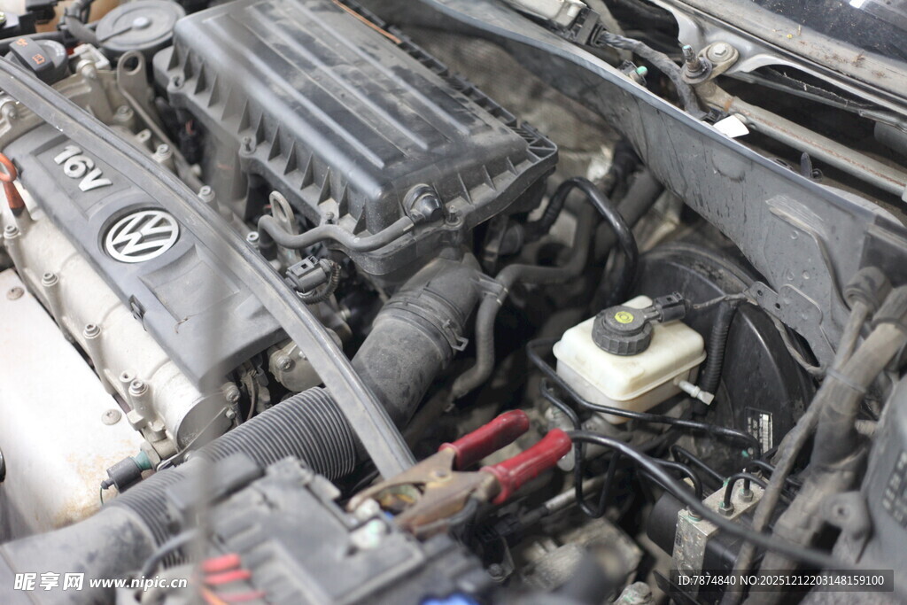 汽车发动机内部细节展示