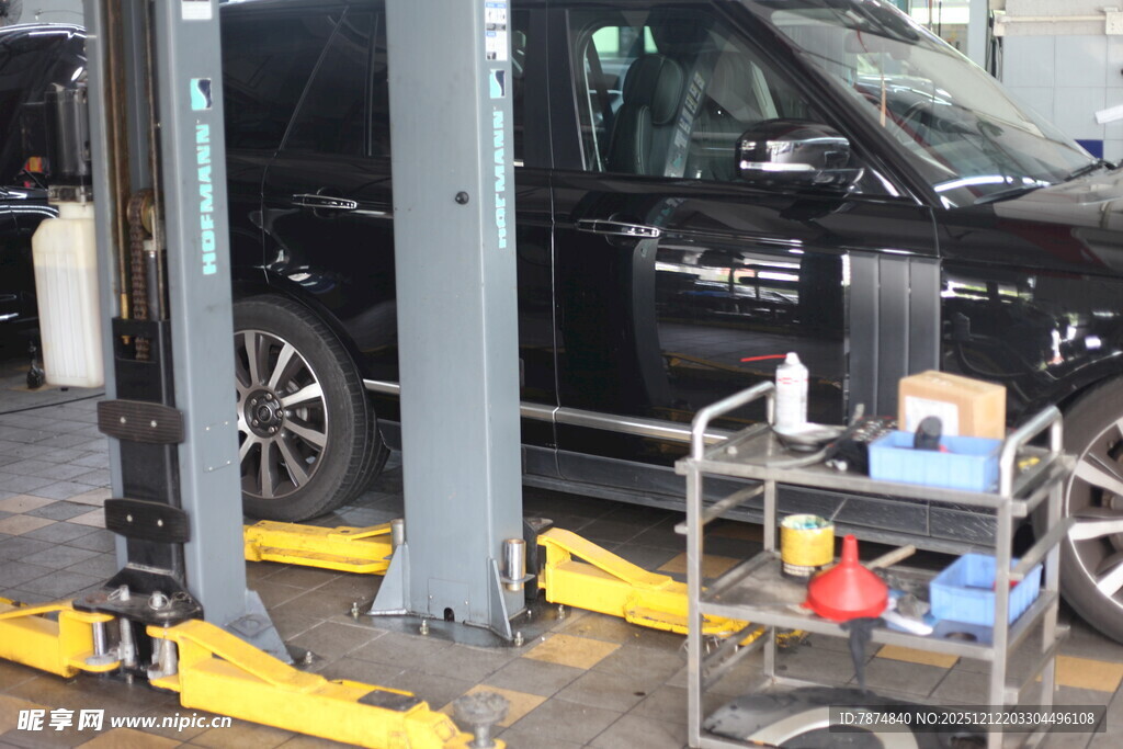 汽车维修车间设备场景