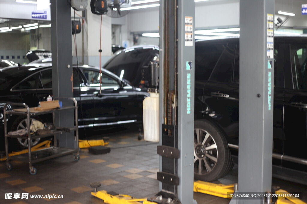 汽车维修车间场景