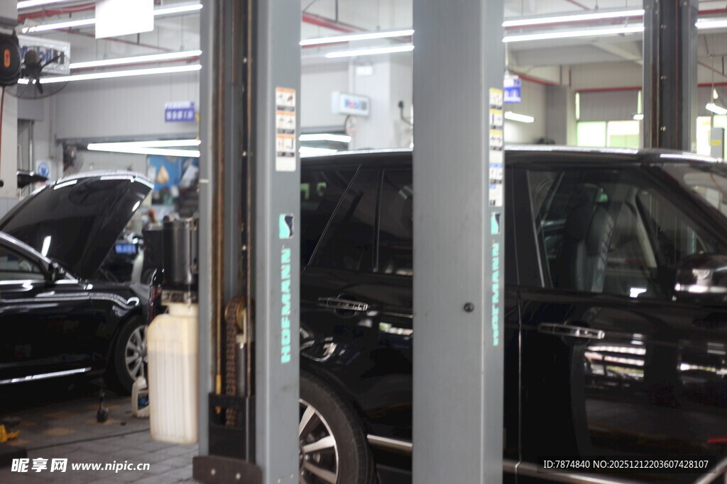 汽车维修车间场景