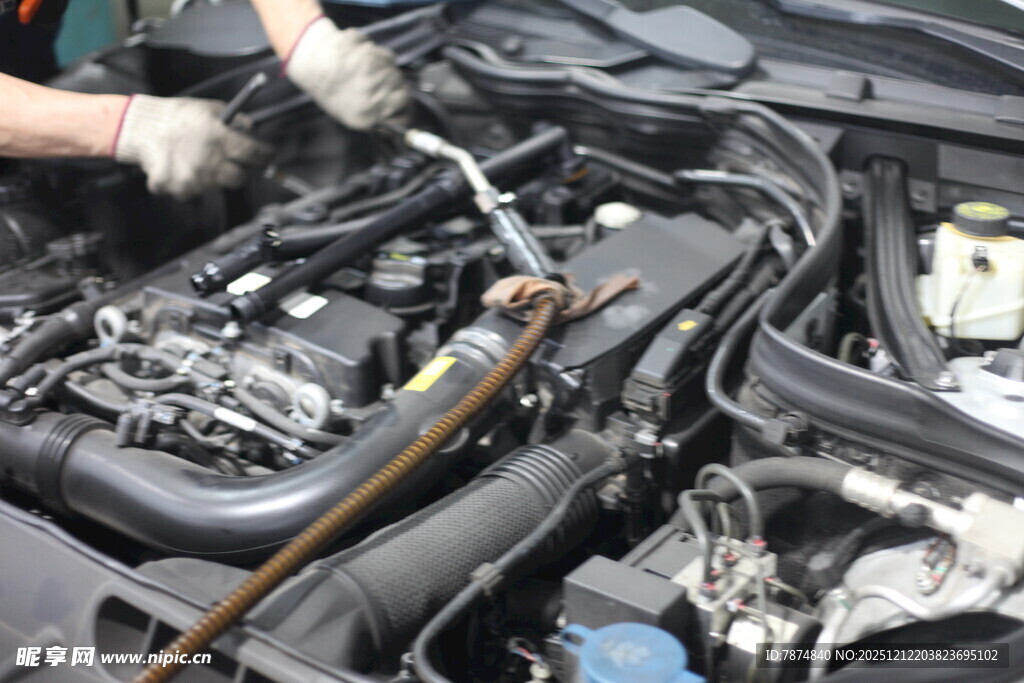 汽车发动机维修操作