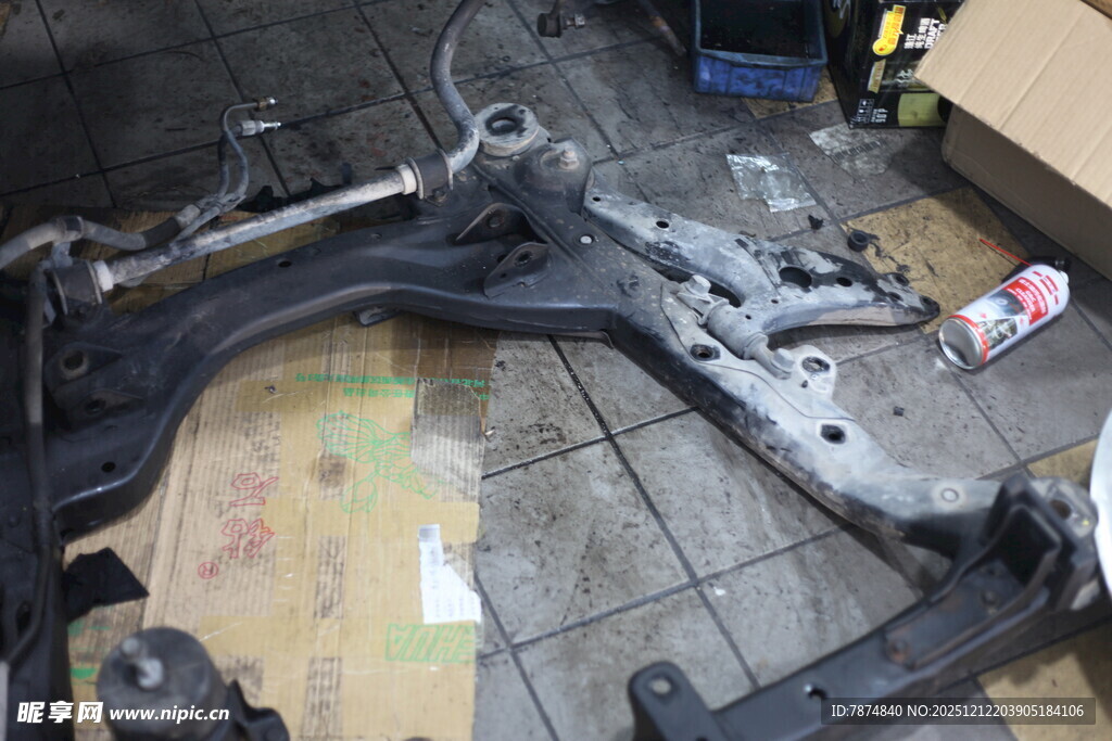 汽车底盘部件拆解展示