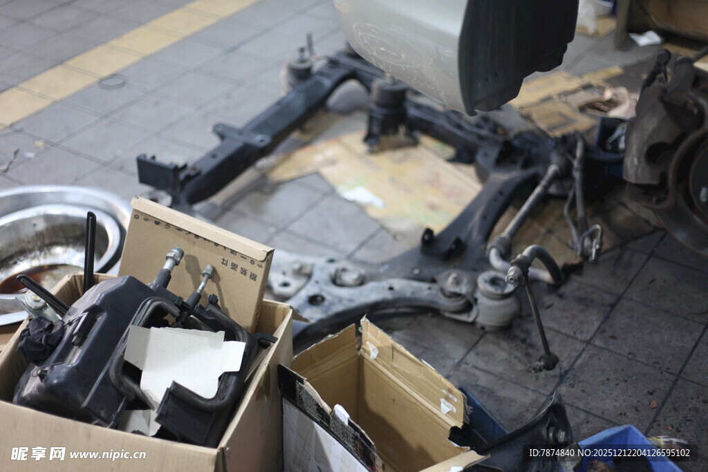 汽车悬挂部件及零件展示
