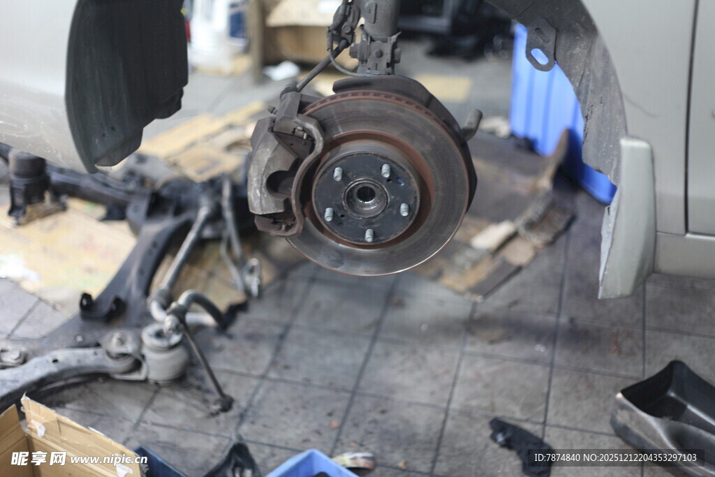 汽车刹车部件维修场景