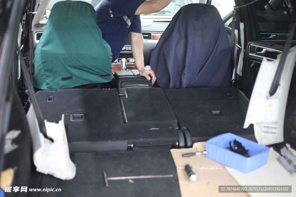 汽车内饰改装现场