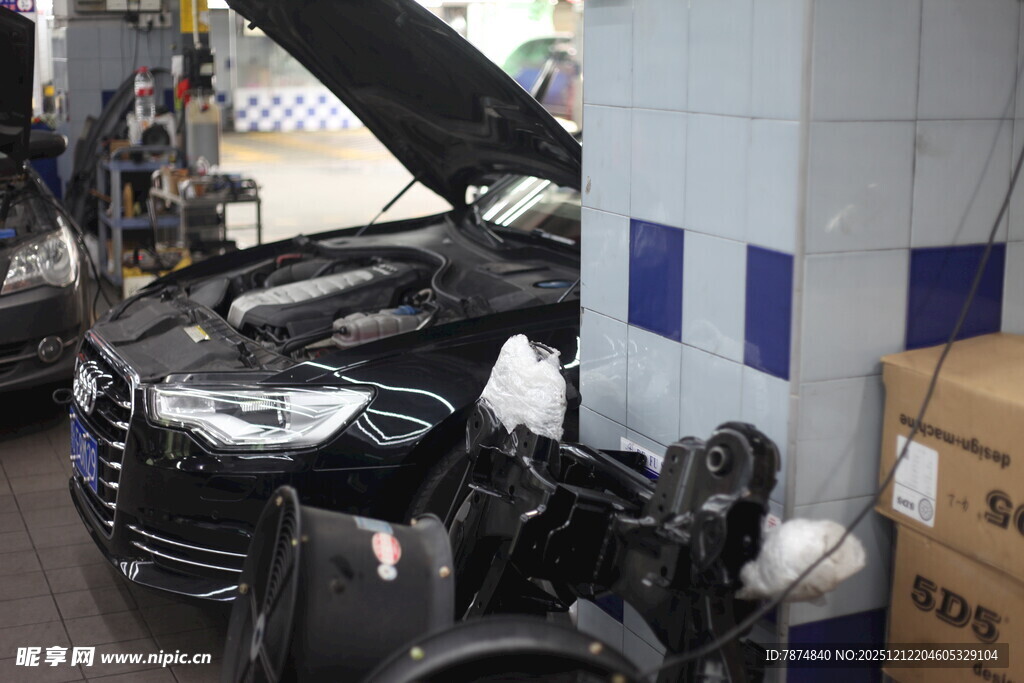 汽车维修车间内景