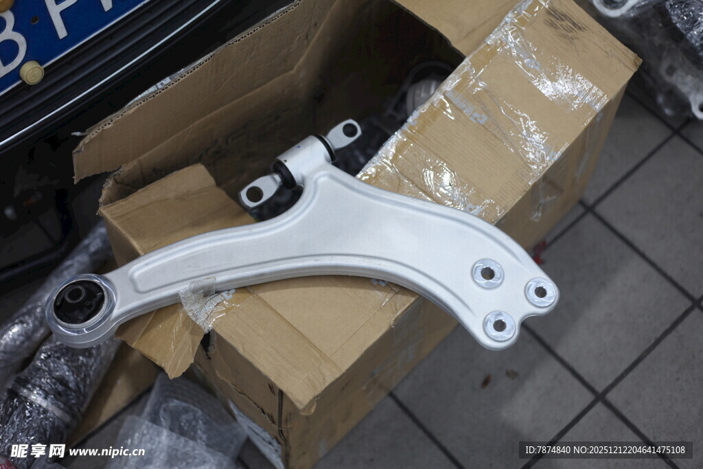 汽车悬挂部件展示