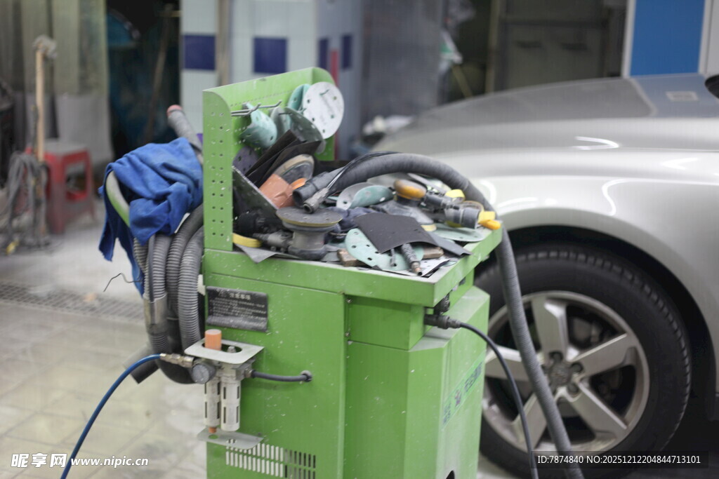 汽车维修设备与车辆场景