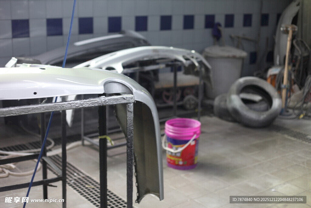 汽车维修车间场景
