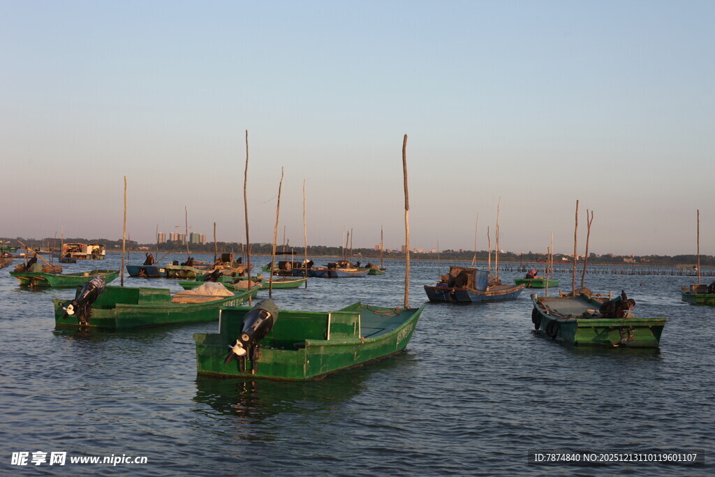 夕阳下的静谧景象