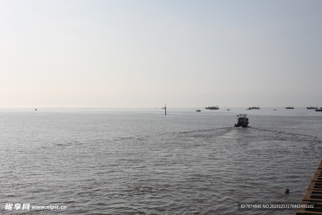 海上船只景象