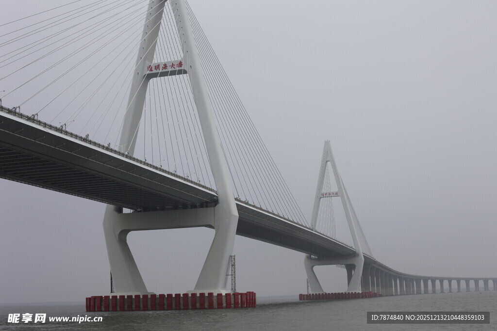 宏伟壮观的跨海大桥