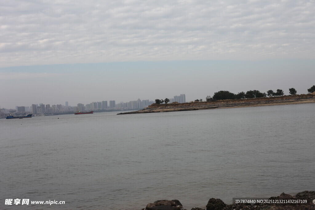 海滨景致远眺城市轮廓