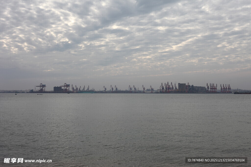 海港风光远眺
