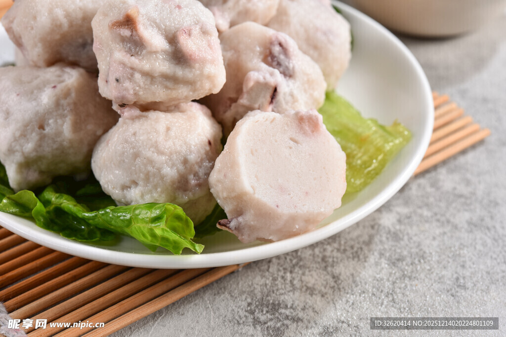 墨鱼丸