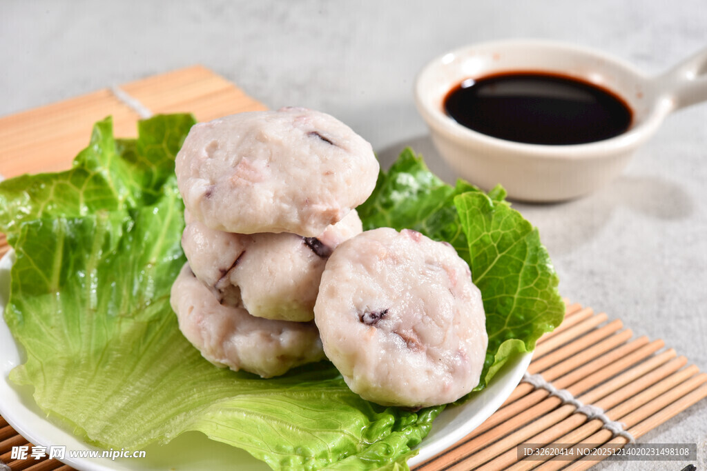 墨鱼丸 