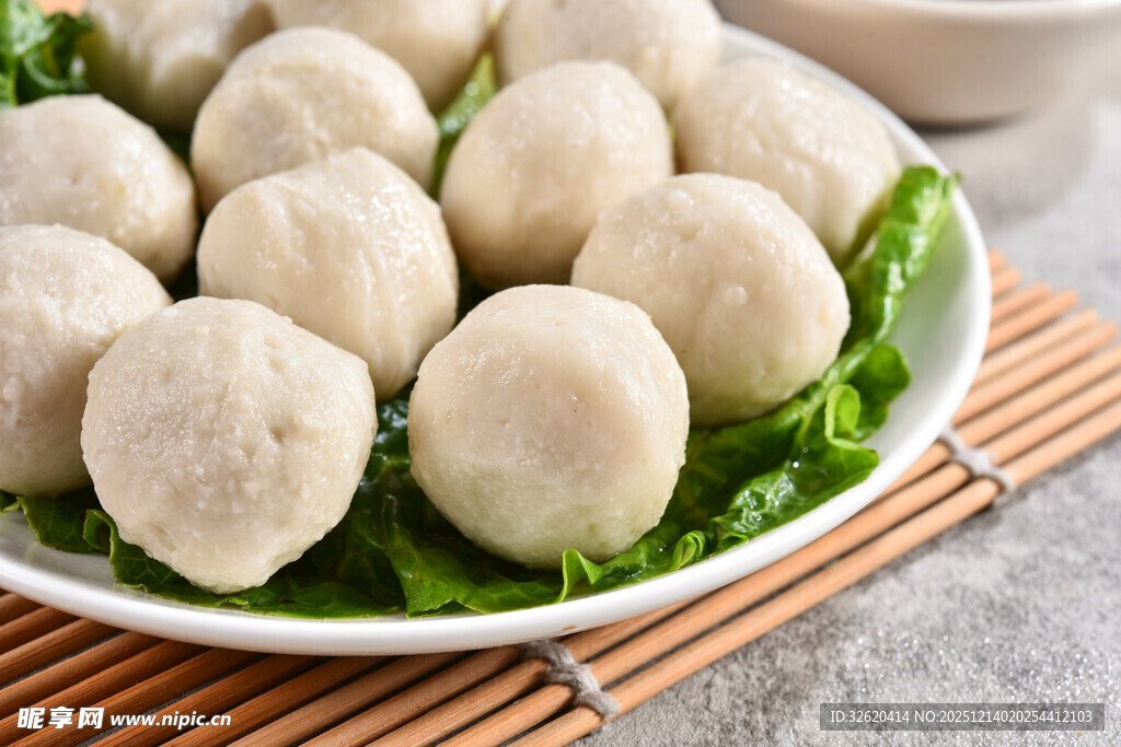 鲜嫩鱼丸