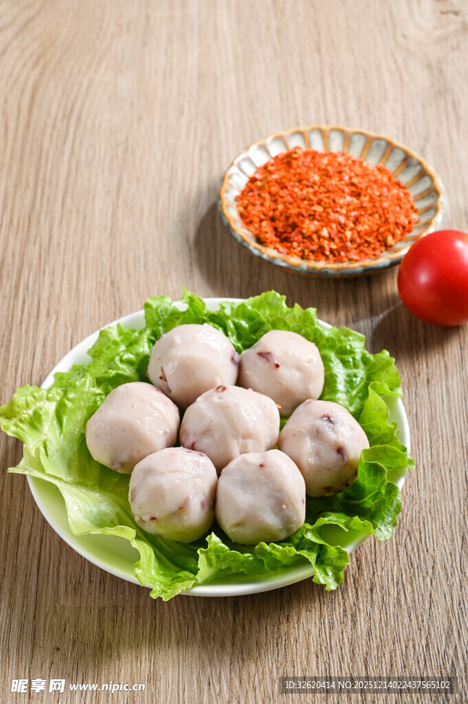 墨鱼丸 