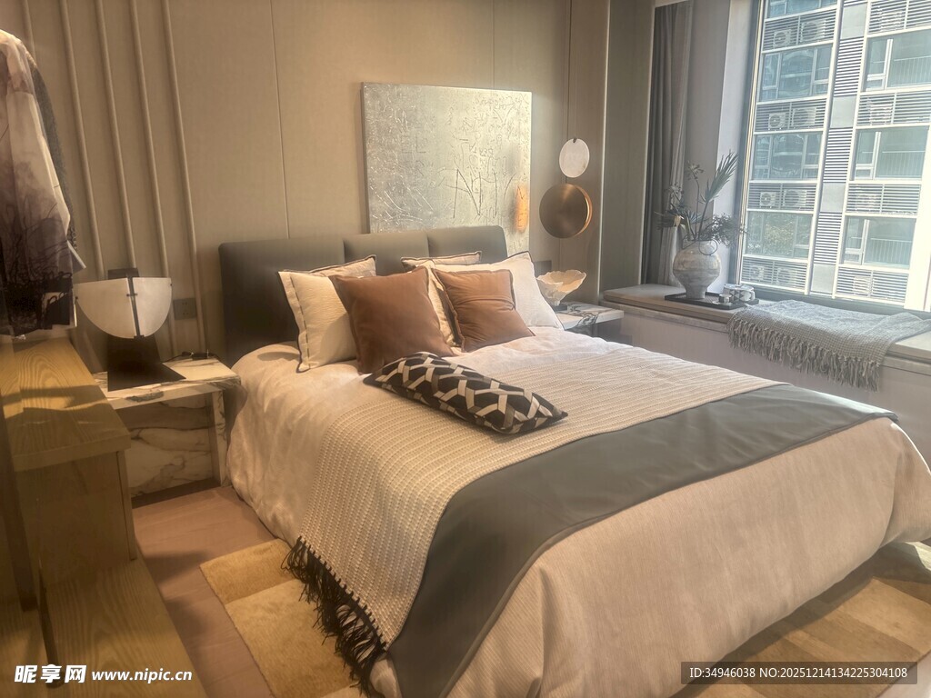 现代简约风格温馨卧室