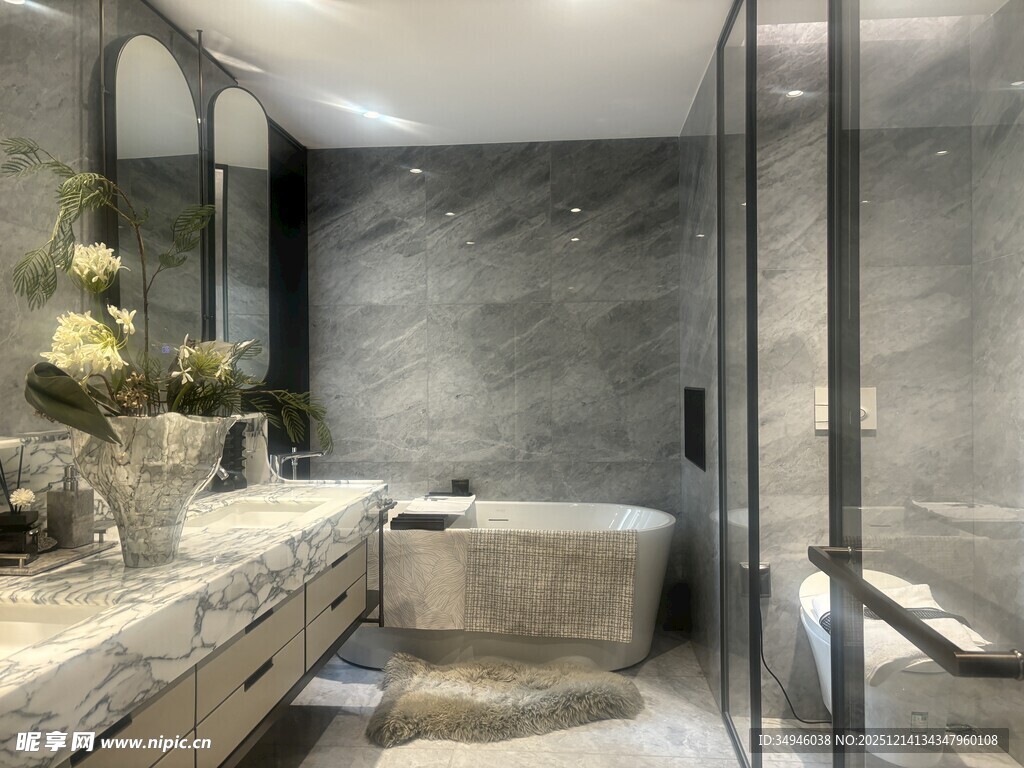 现代简约风豪华浴室空间