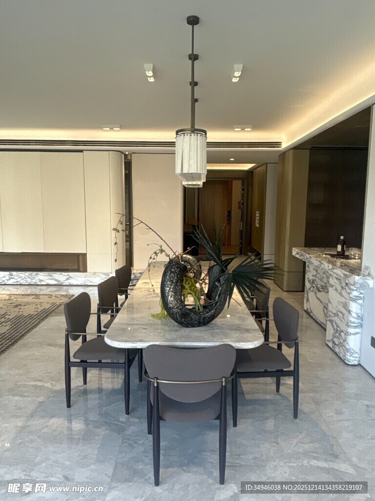 现代简约风格餐厅室内场景