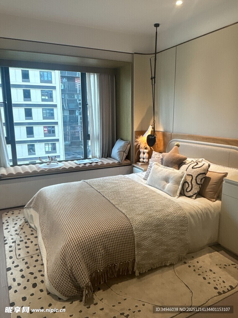 现代简约风格温馨卧室