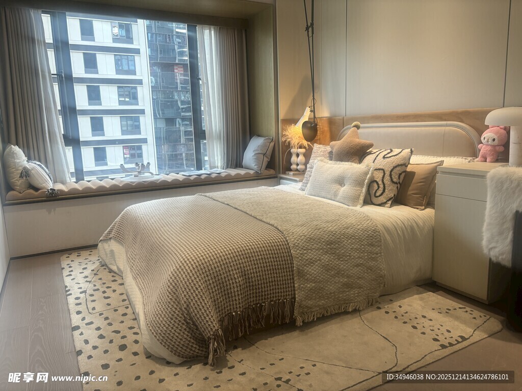 现代温馨卧室室内场景