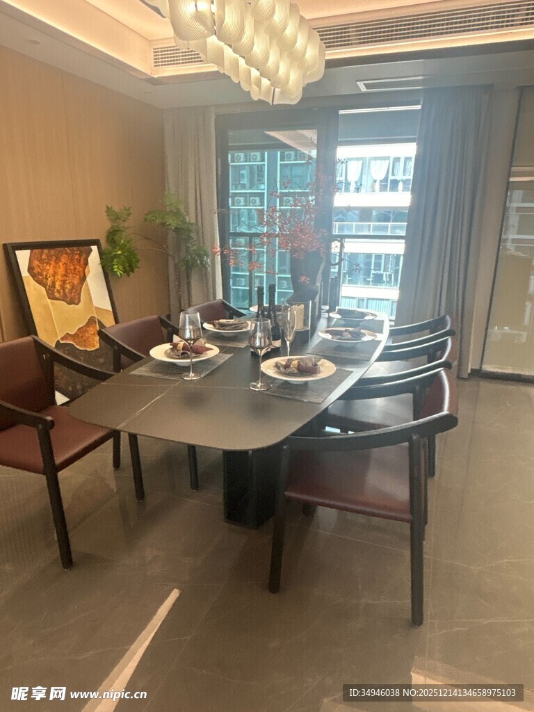 现代简约风格餐厅室内景