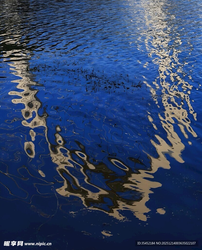 水面倒影背景