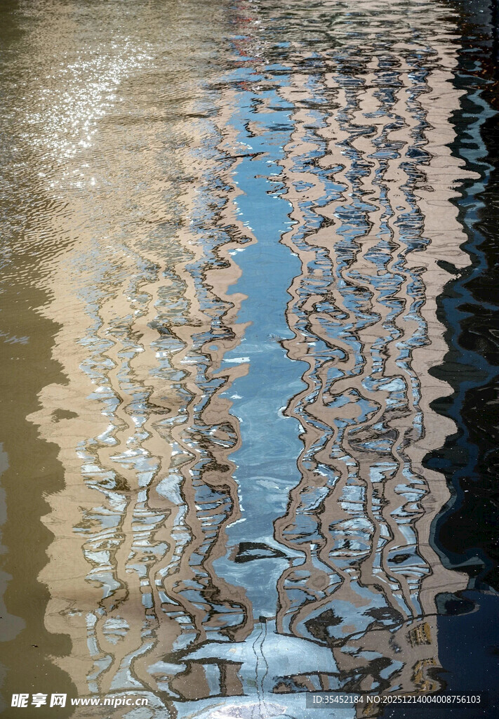 水面倒影背景