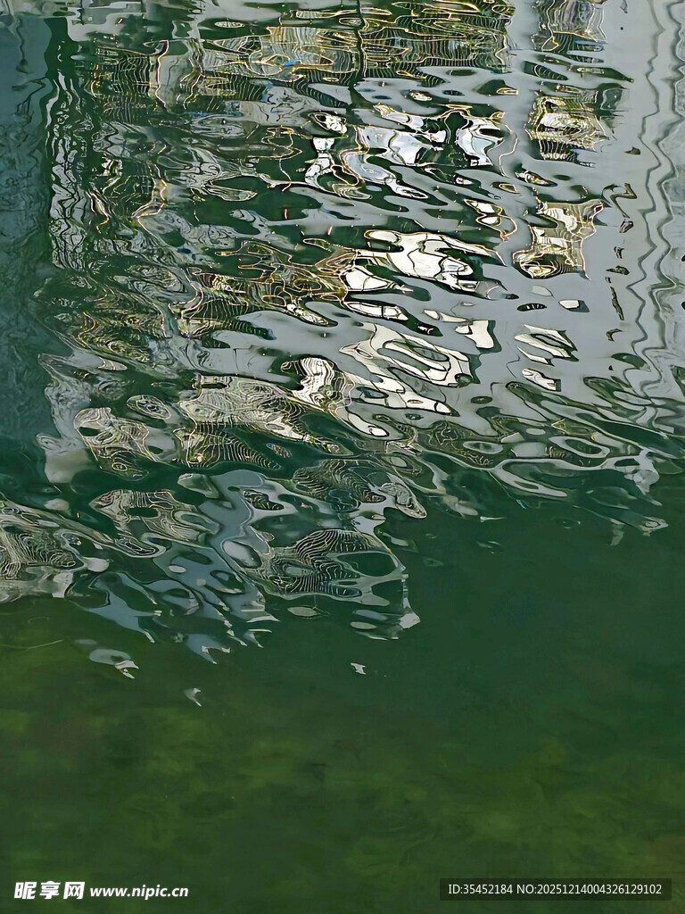 水面倒影背景