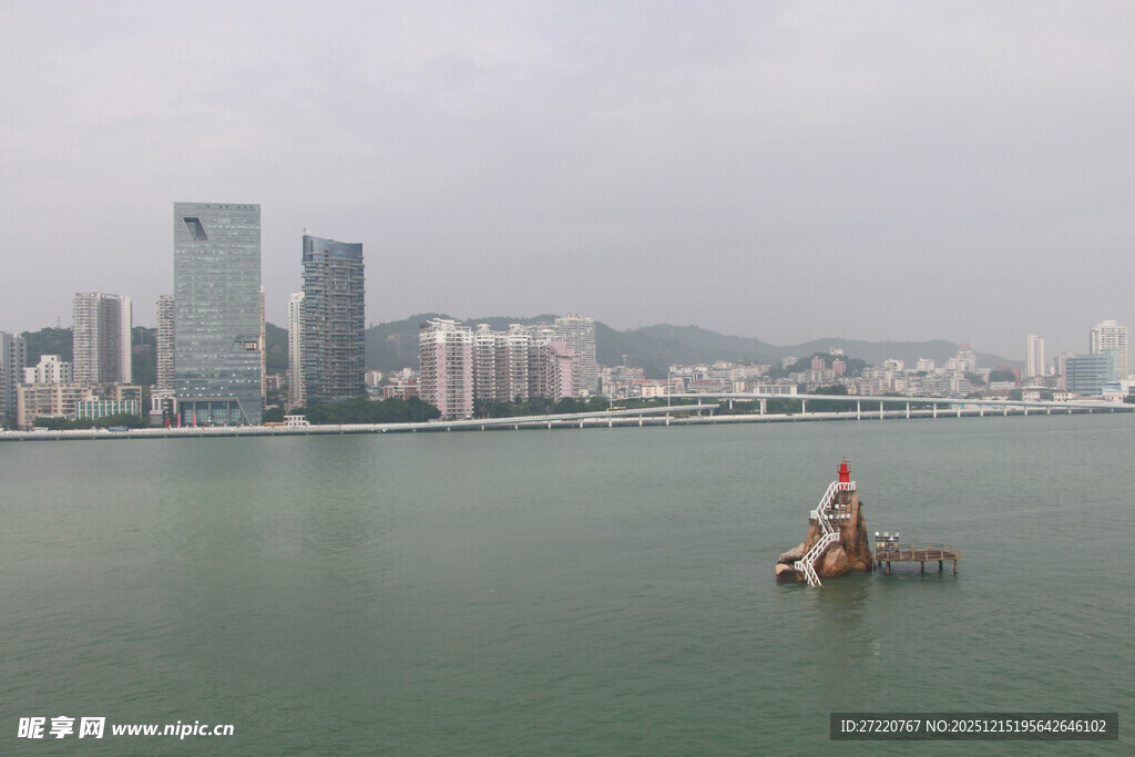 海滨城市景观与海上雕塑 鼓浪屿
