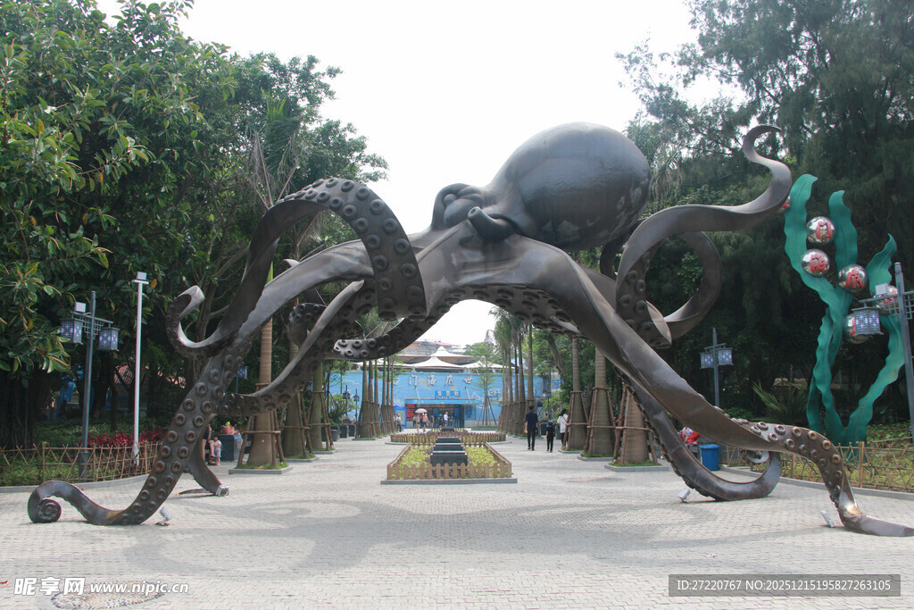 公园中的巨型章鱼雕塑 厦门