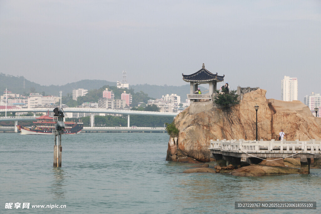厦门鼓浪屿海边亭台景致