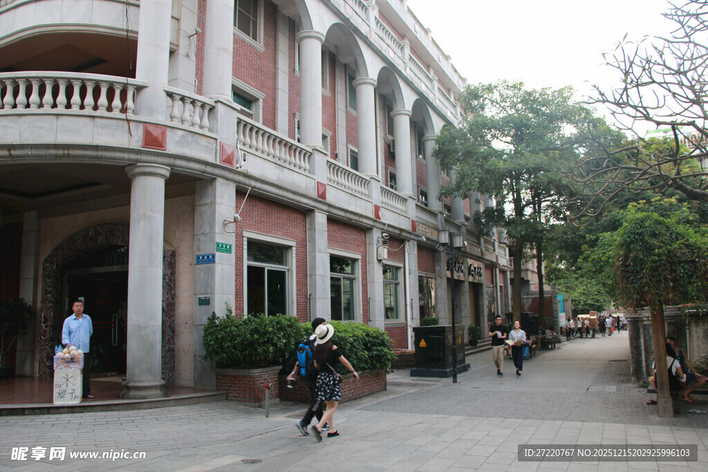 厦门鼓浪屿复古风格街道建筑景观