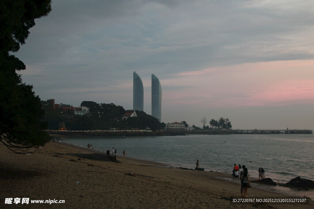 黄昏下的厦门城市风光