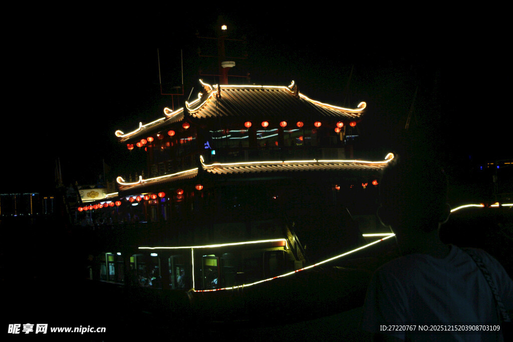  灯火璀璨映夜色 厦门