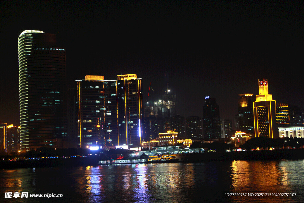 城市璀璨夜景 灯火映江面 厦门