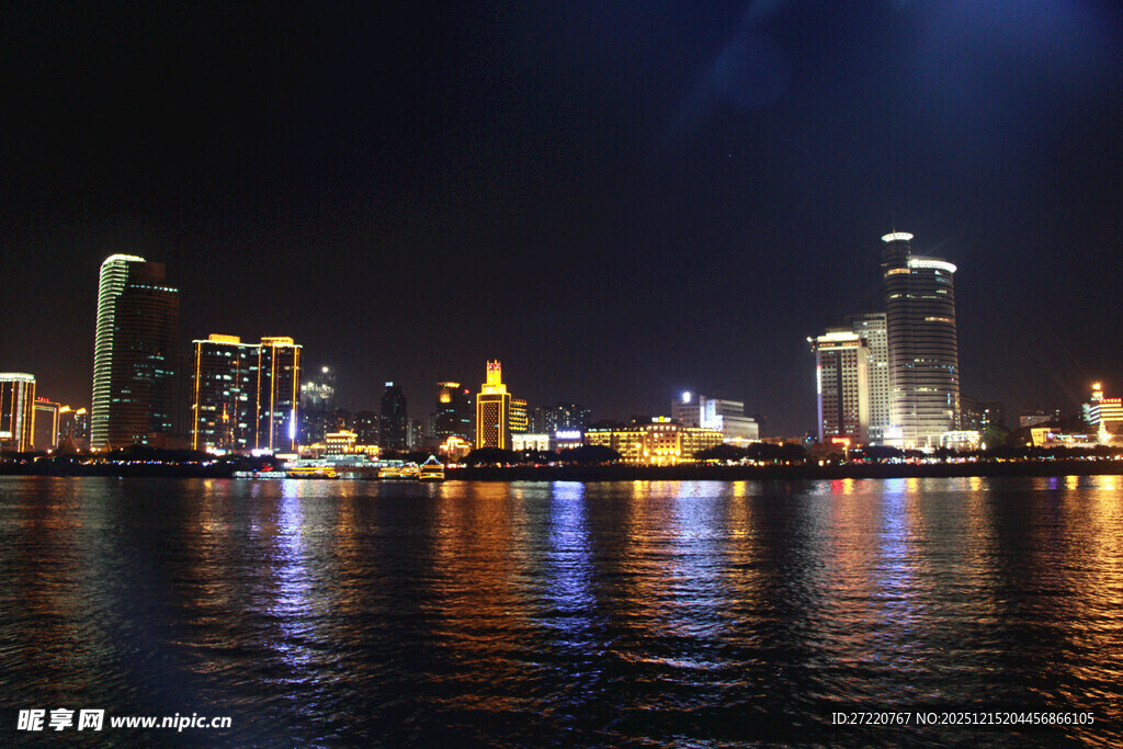 城市璀璨夜景 水面倒影 厦门