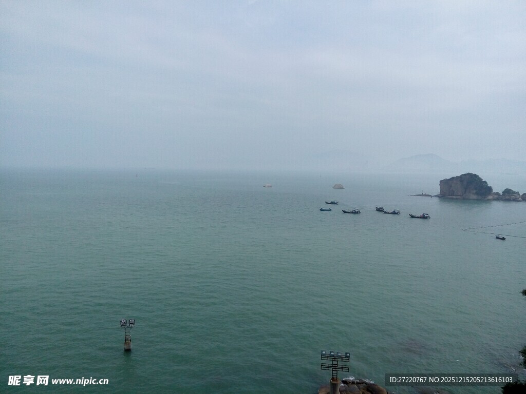 厦门鼓浪屿 海上风光与远处岛屿