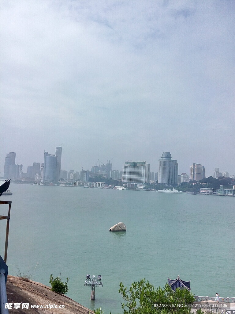 厦门鼓浪屿 海滨城市天际线景观