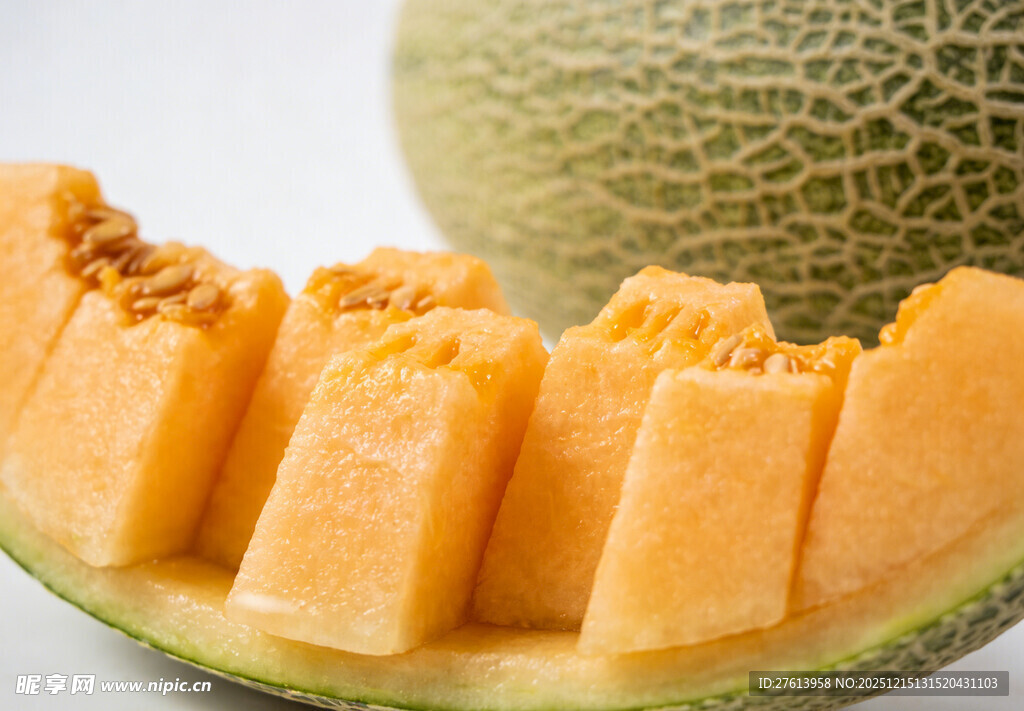 切开的哈密瓜