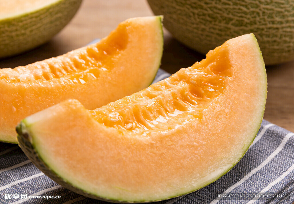切开的哈密瓜