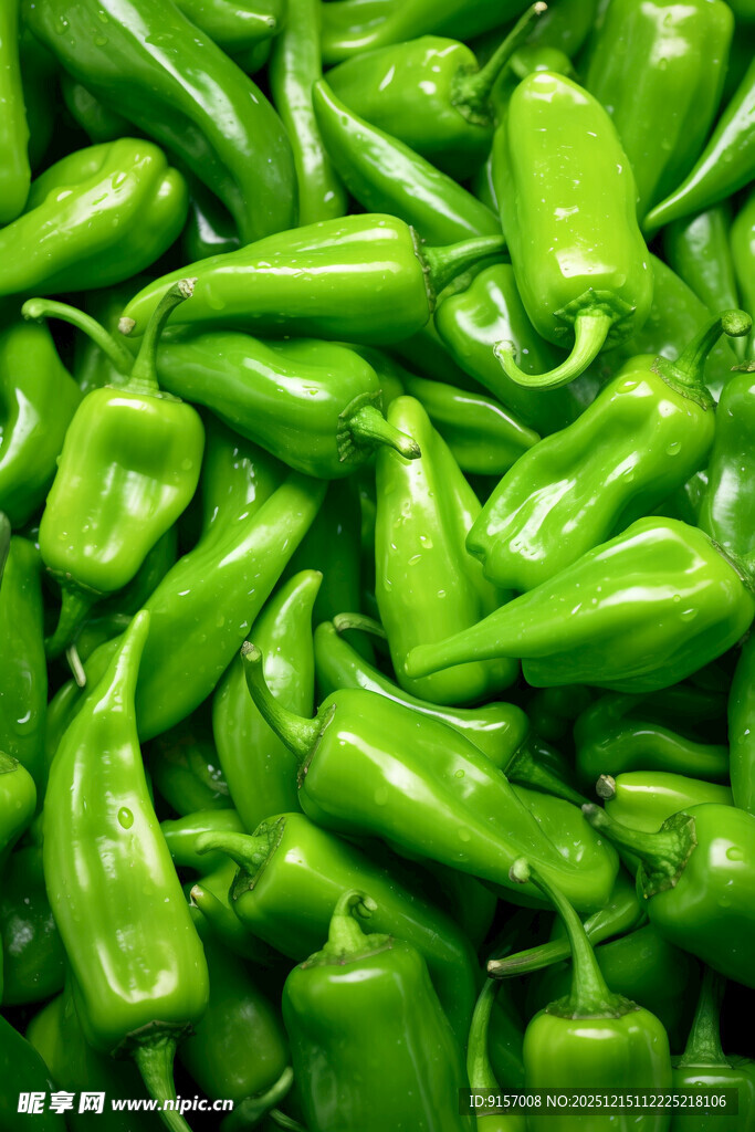 鲜绿尖椒满满一视觉盛宴