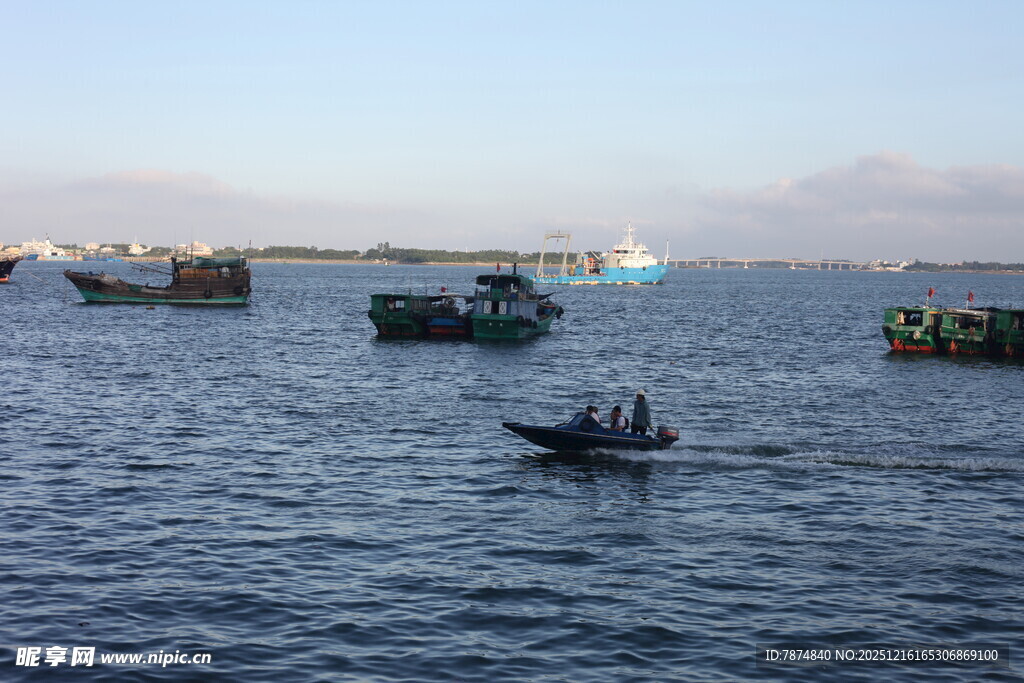 海上船只景象