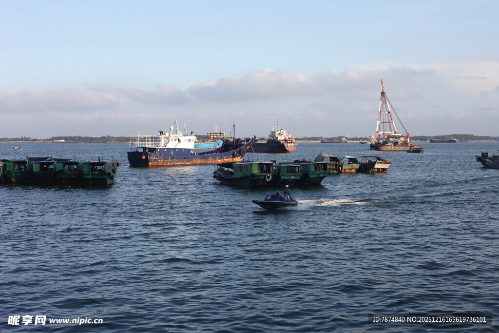 海上船只与养殖场景
