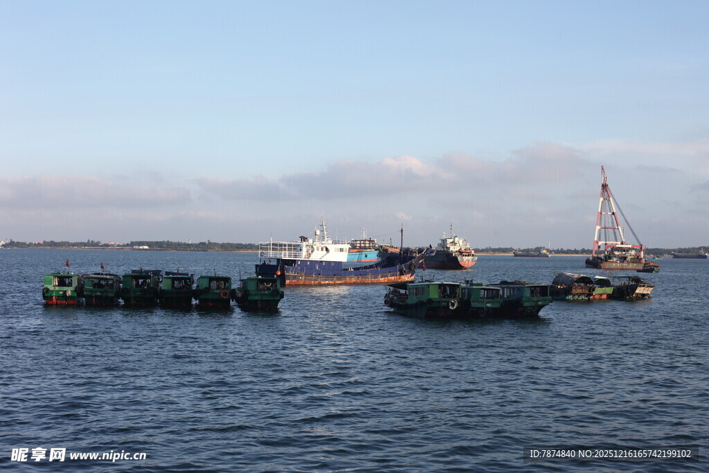 海上船只与养殖场景