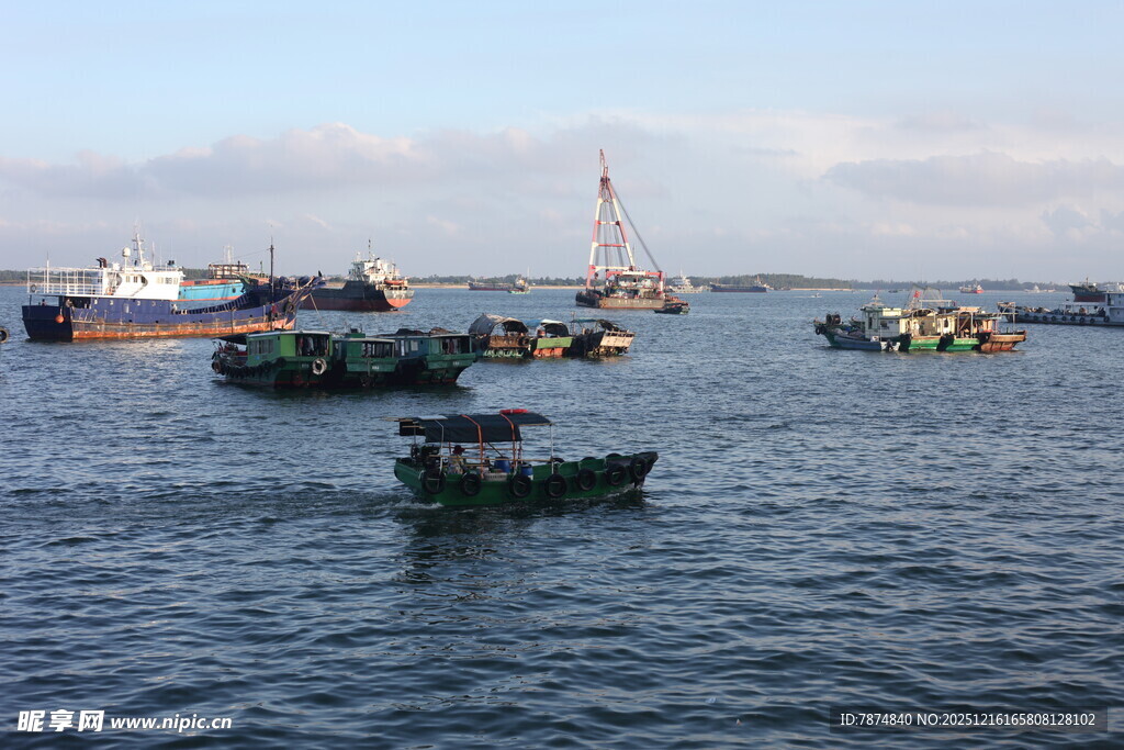 港口船只景象