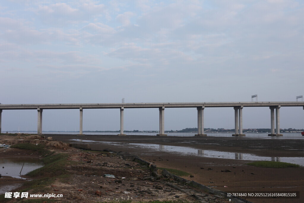 跨海大桥近景